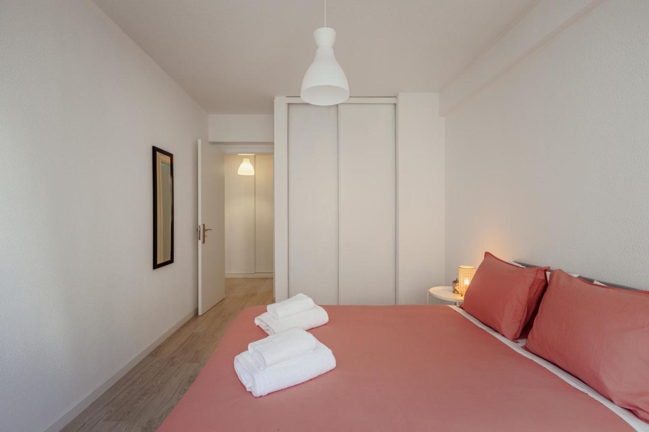 Elegant 3 Bedroom Apt - City Centre - Garage - Metro Lisbona Esterno foto