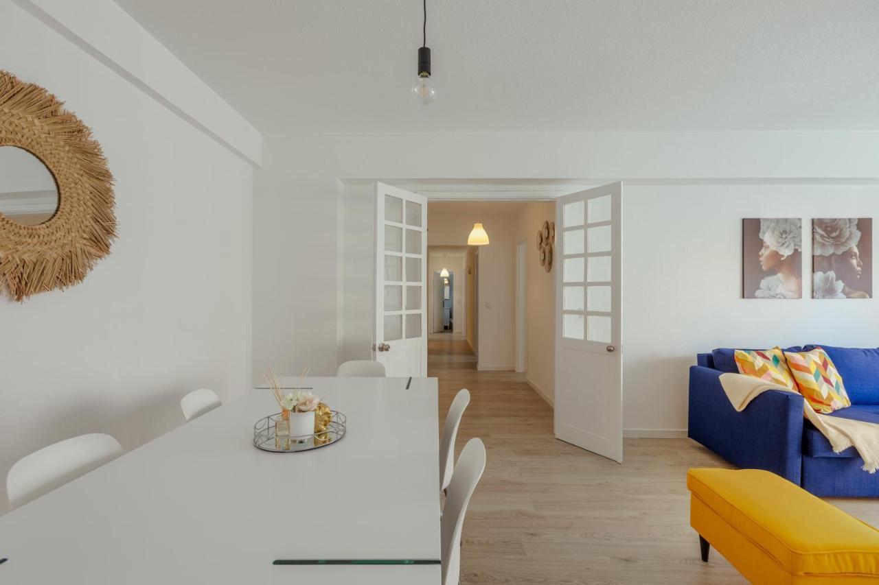 Elegant 3 Bedroom Apt - City Centre - Garage - Metro Lisbona Esterno foto