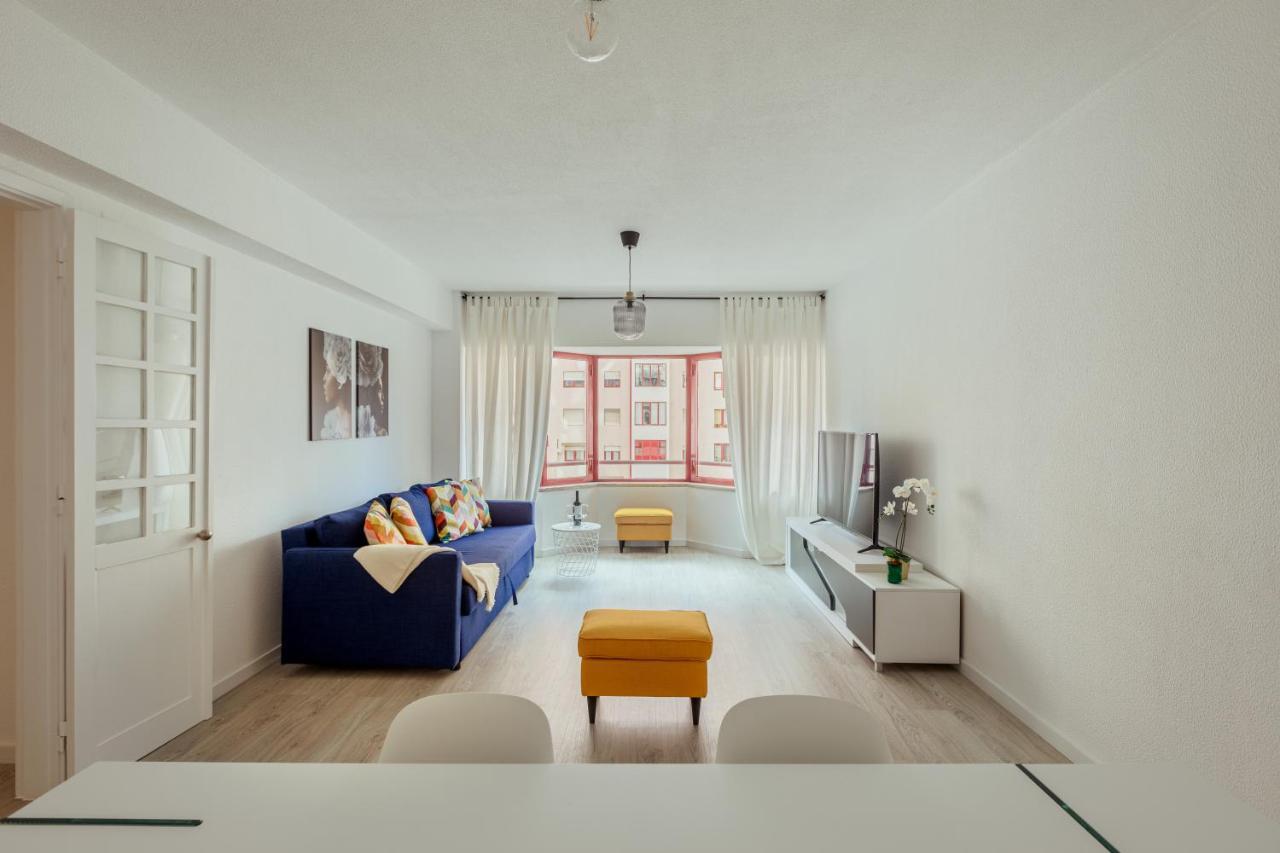Elegant 3 Bedroom Apt - City Centre - Garage - Metro Lisbona Esterno foto