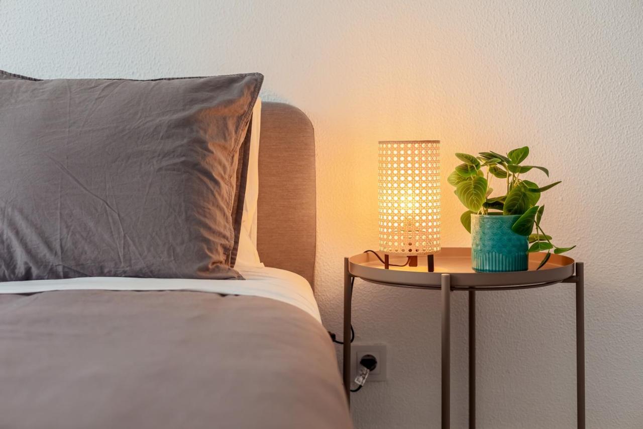 Elegant 3 Bedroom Apt - City Centre - Garage - Metro Lisbona Esterno foto